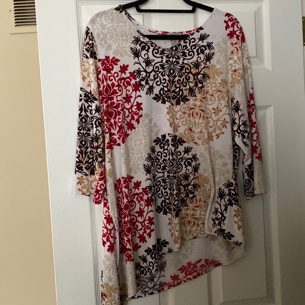 Chicos, V-neck tunic, three-quarter length sleeve, size 2